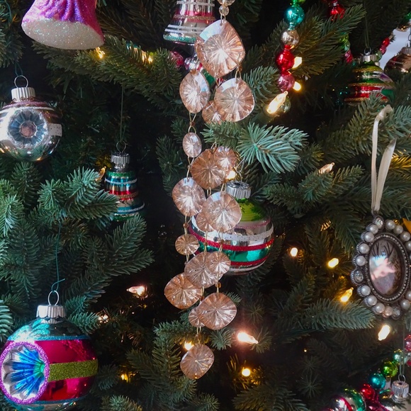 Set of 2 Glamorous Big Champagne Chandelier Acrylic Crystal Christmas Ornaments - Picture 5 of 7